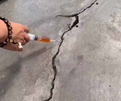 娄底混凝土裂缝修补技术详解​